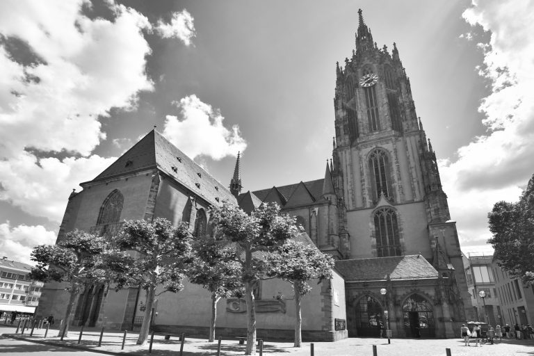 Frankfurt am Main, German, Frankfurt Cathedral, officially called Imperial Cathedral of Saint Bartholomew, a Roman Catholic Gothic church located in the city center of Frankfurt.